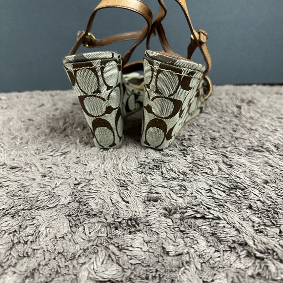 Coach Heels - Picture 4 of 8